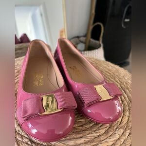 Salvatore Ferragamo Mauve Pantent leather shoes size 9.5